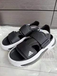 美品】adidasメハナ サンダル 22.5cm ブラック 1回使用のみ - メルカリ