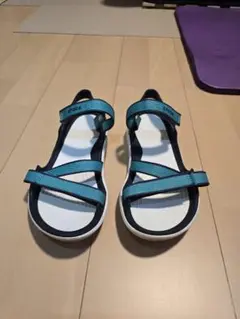 crocs サンダル 青黒