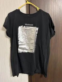 ブラック グラフィックTシャツ しまむら