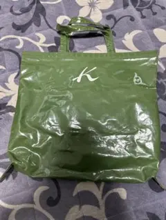 グリーン トートバッグ Kのロゴ入り