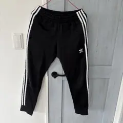 adidasジャージ　下 トレーニングパンツ 黒 3本ライン