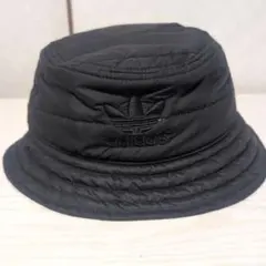adidas ブラック バケットハット