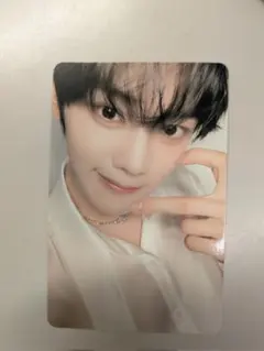 zb1 ゼベワン タワレコ トレカ ICONIK 白衣装 キムギュビン