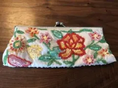 ビーズ刺繍　クラッチバッグ