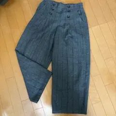 グレー ストライプパンツ