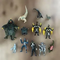 ウルトラ怪獣 ミニチュア11体セット - メルカリ