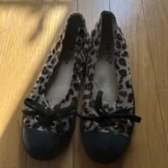 Jen Oz ヒョウ柄フラットシューズ