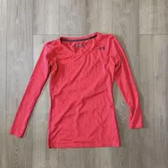 Under Armour 蛍光ピンク長袖シャツ