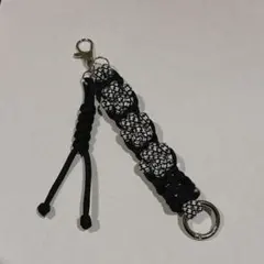 パラコード　キーホルダー　ストラップ　肉球　白　黒