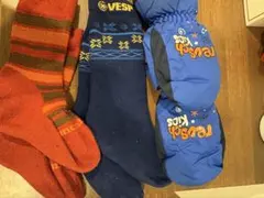 モンベル　スキー　子ども用靴下、グローブ