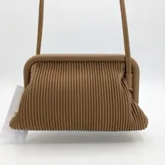 ​新品タグ付 LAKOLE ラコレ プリーツガマグチ ショルダーバッグ キャメル
