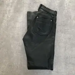 レザーパンツ