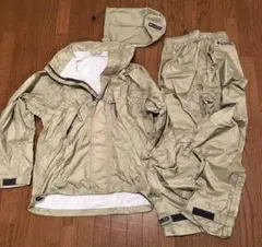 男女兼用　登山レインウェア上下（コロンビア）