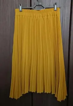 プリーツスカート