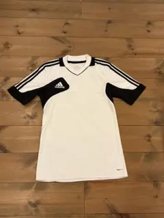 アディダスサッカーシャツ