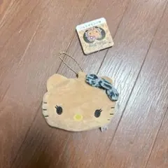 【新品】しまむら　日焼け　キティ　ミラー付きマスコットチャーム　ぬいぐるみミラー