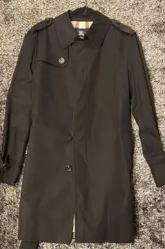 【美品】Burberry ブラック トレンチコートのサムネイル