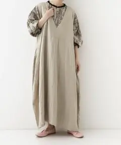ネストローブ　ブラックリネンバックVネックノースリーブワンピース