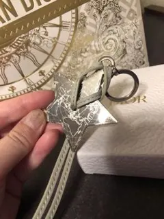 Xmas前 SALE【新品・未使用】Christian Dior 星型チャーム