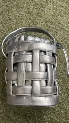 シルバー 編み込みレザー ショルダーバッグ