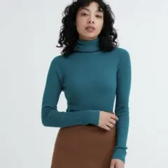 UNIQLO エクストラファインメリノ リブタートルネックセーター グリーン