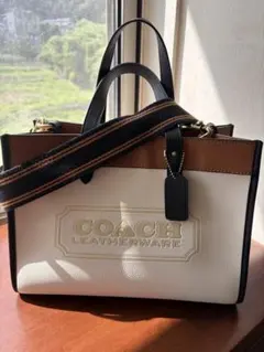 COACH レザーショルダーバッグ ホワイト/ブラウン/ブラック