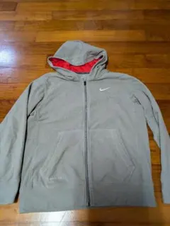 子供用　Nike グレー フード付きパーカー
