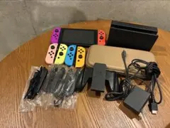 Nintendo Switch 本体 ジョイコン4個、ケース付きのサムネイル