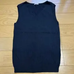 GU ノースリーブ　コットンニット　Ｖネック