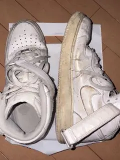 NIKE AIR FORCE 1 MID ホワイト スニーカー