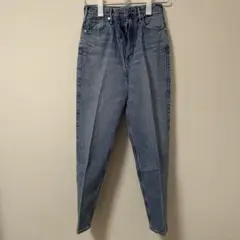 Item thumbnail for item 338e9b53-70a6-4ed5-94ca-ad45741fbe5e