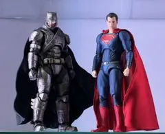 mafex バットマン vs スーパーマン アーマードバットマン フィギュアのサムネイル