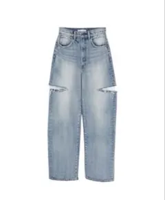 ストレートデニム　スリットルーズ