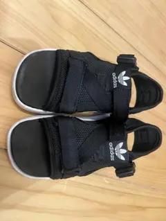 adidas ブラック サンダル　15センチ