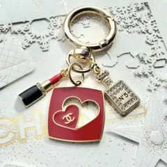 CHANEL ハート型チャーム付きキーホルダー