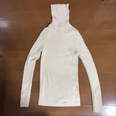 ユニクロ リブタートルネックニット アイボリー Mサイズ シンプル 定番