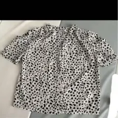 GRL パワショルVネック ダルメシアン柄ブラウス