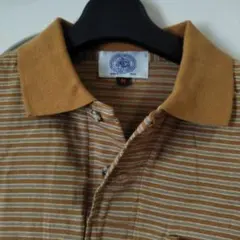 ベージュのストライプ ポロシャツ