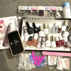 コスメ大量セット　UVライト　ネイルチップ　ジェルネイル　マニキュア　マグネットのサムネイル