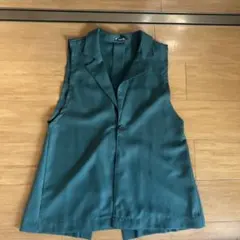 ダークグリーン ノースリーブ ベスト
