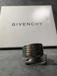 Givenchyリング23号