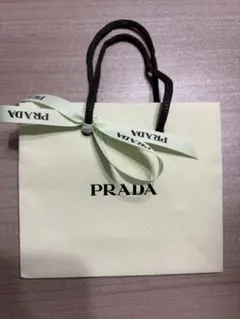 PRADA プラダ ショッパー 紙袋 ギフトバッグ リボン付きのサムネイル