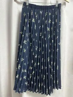 earth 花柄プリーツスカート ネイビー