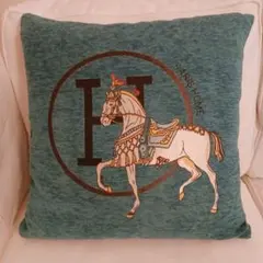 来年に向けたお部屋の模様替えに！馬の刺繍 クッションカバー 青緑色