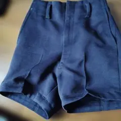 紺色半ズボン