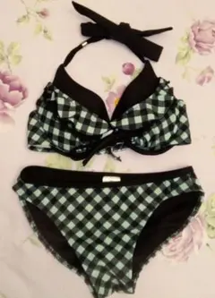 フリル付きセパレート水着 3点セット黒グリーン系チェック