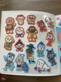 [新品][絵本]アンパンマンぷっくりシールブック