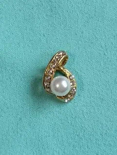 天然淡水パールとクリスタル装飾のペンダントトップ 中古