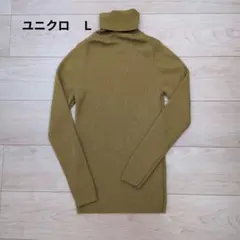 UNIQLOカーキ タートルネック セーター