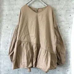 ティティベイト　長袖ブラウス　長袖カットソー Vネック　フリル　バルーンスリーブ